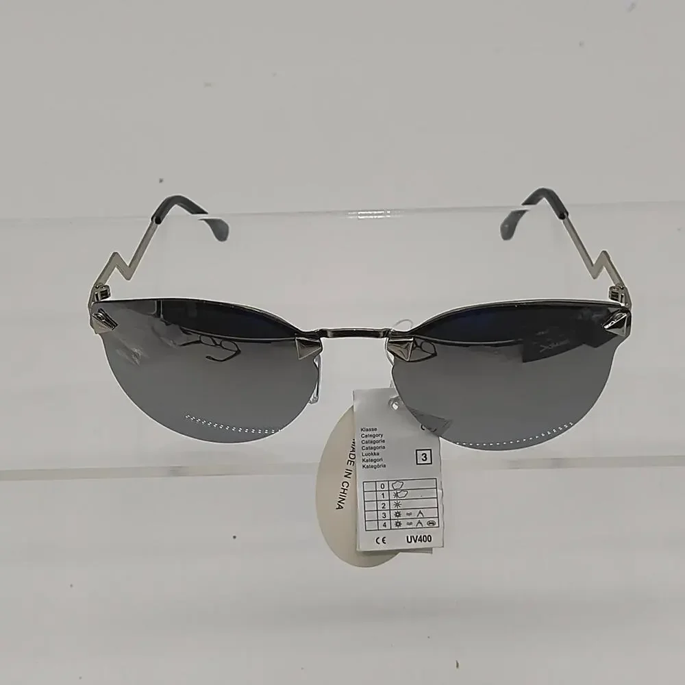 Silver metal frame sunglasses with